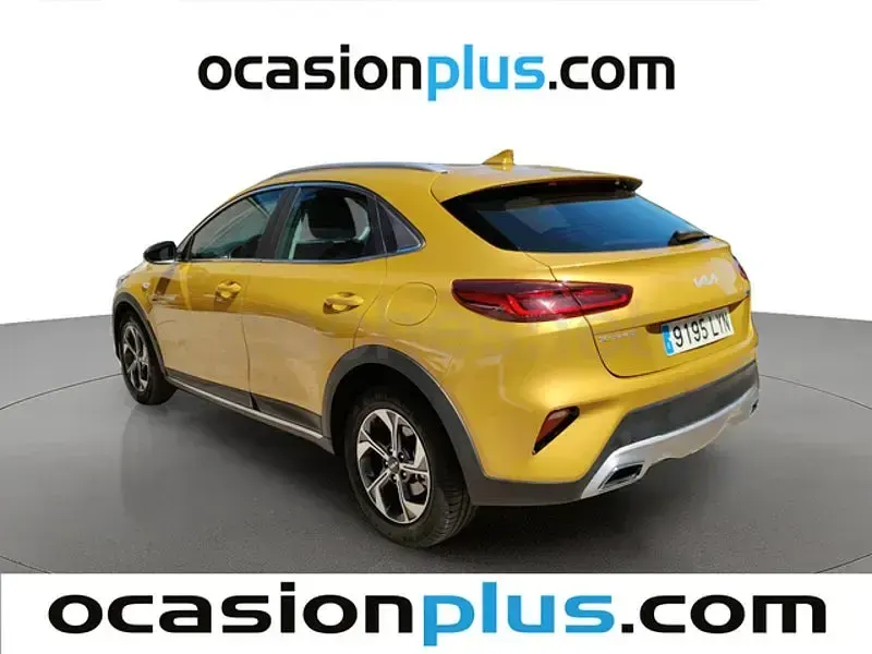 Usado Kia XCeed 160 CV (117 kW) 2022 Amarillo SUV