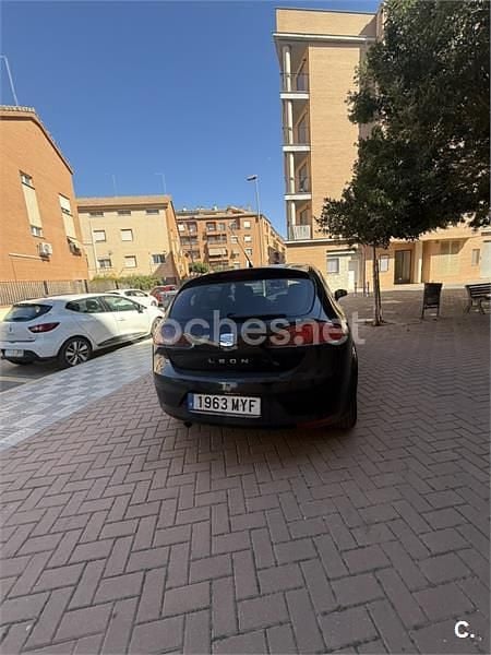 Usado Seat Leon Reference 90 CV (66 kW) 2008 Negro Utilitario