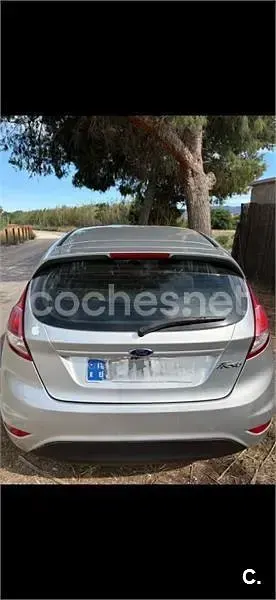Usado Ford Fiesta Trend 82 CV (60 kW) 2017 Gris / plata Utilitario