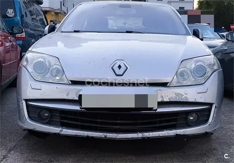 Usado Renault Laguna III Expression 150 CV (110 kW) 2007 Gris / plata Berlina