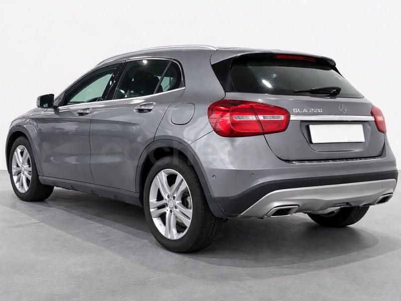 Usado Mercedes GLA220 Urban 170 CV (125 kW) 2015 Gris / plata SUV