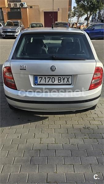 Usado Skoda Fabia Classic 68 CV (50 kW) 2002 Gris / plata Berlina