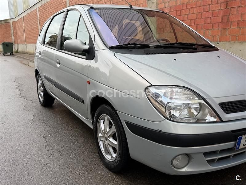 Gris / plata Usado 2003 Renault Scénic Authentique Monovolumen | 1500 € (Buen precio) - Imagen 1/4