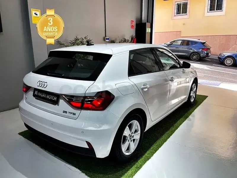 Usado Audi A1 Premium 95 CV (69 kW) 2024 Blanco SUV