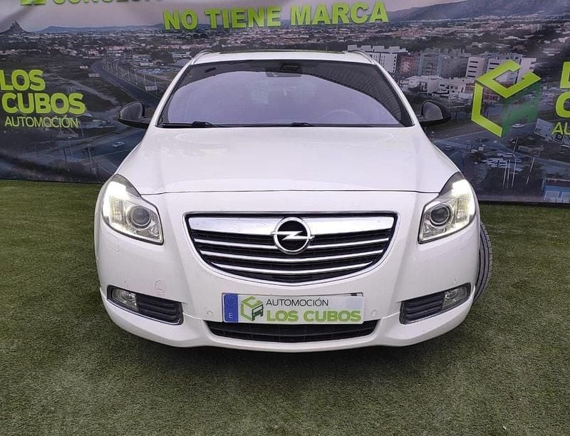 Usado Opel Insignia Sportive 195 CV (143 kW) 2013 Blanco Familiar
