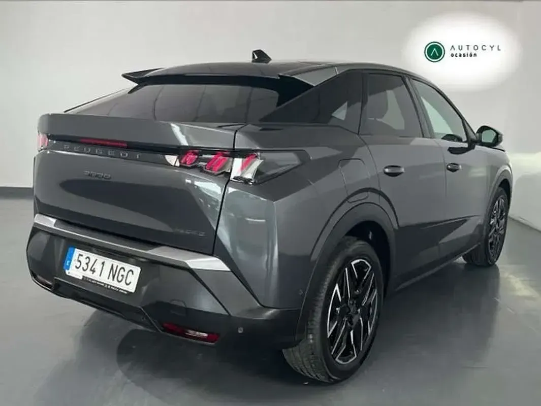 Usado Peugeot 3008 Allure 145 CV (106 kW) 2025 Gris SUV