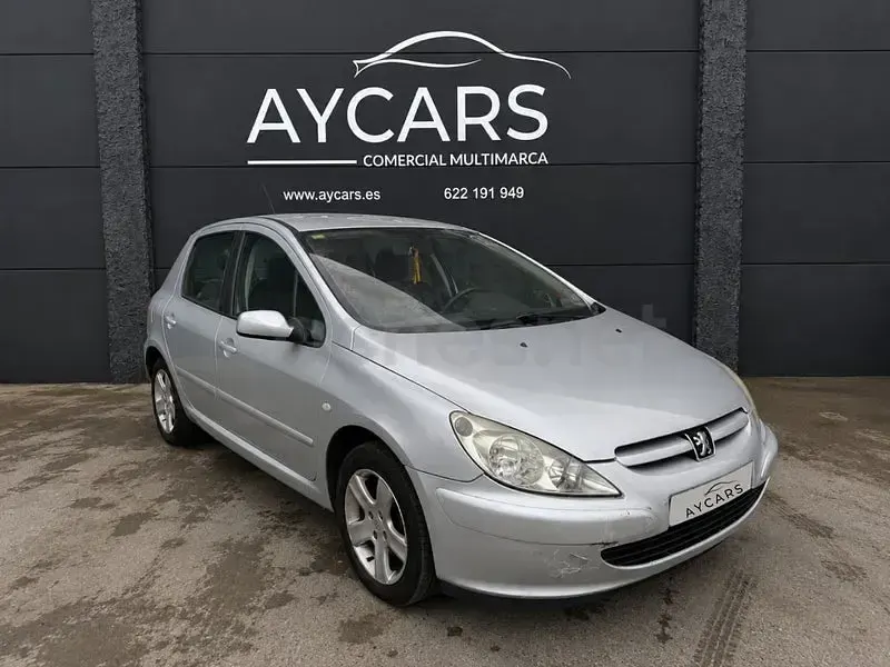 Usado Peugeot 307 110 CV (80 kW) 2004 Gris / plata Berlina