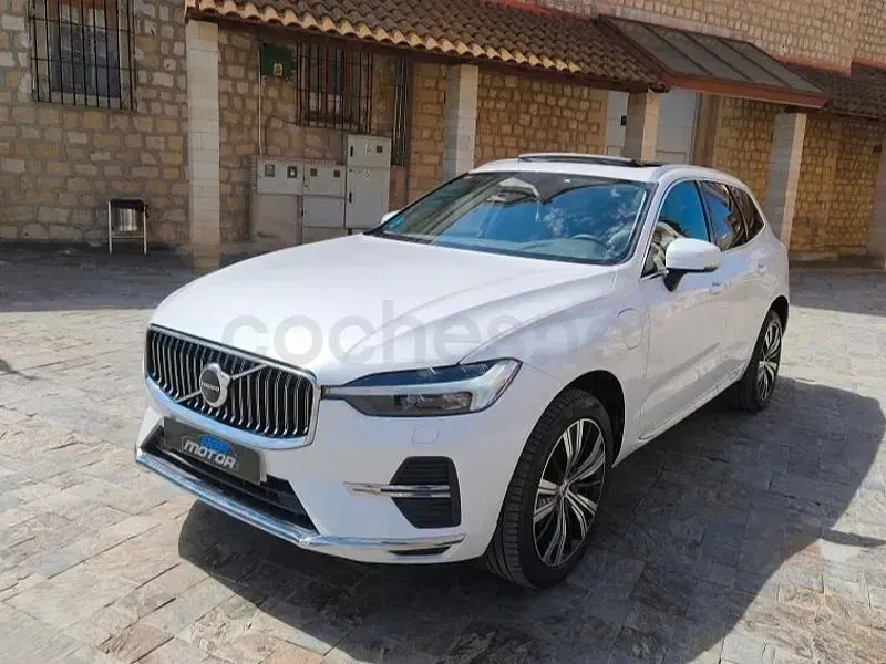 Begagnad Volvo XC60 Inscription 350 HK (257 kW) 2021 Vit SUV