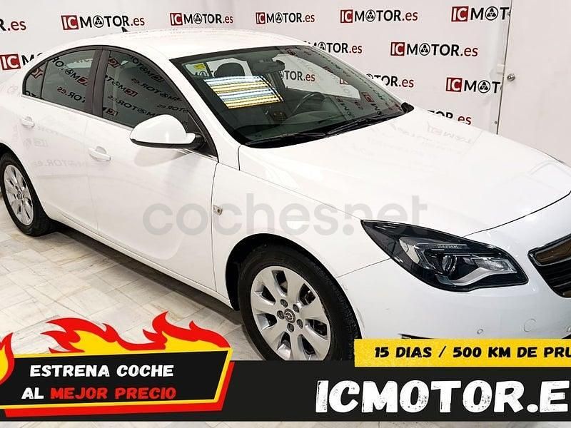 Usado Opel Insignia Excellence 140 HP (102 kW) 2013 Branco Sedan