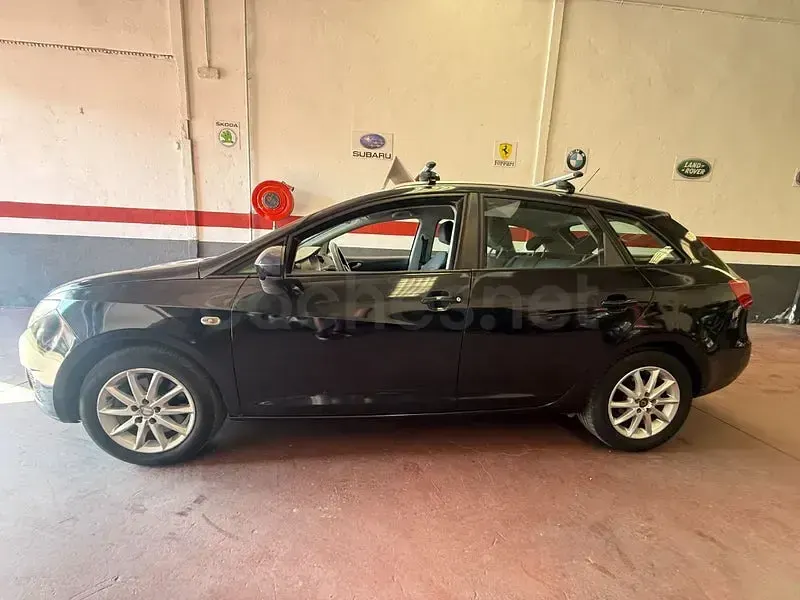 Usado Seat Ibiza ST Style 105 CV (77 kW) 2012 Negro Familiar