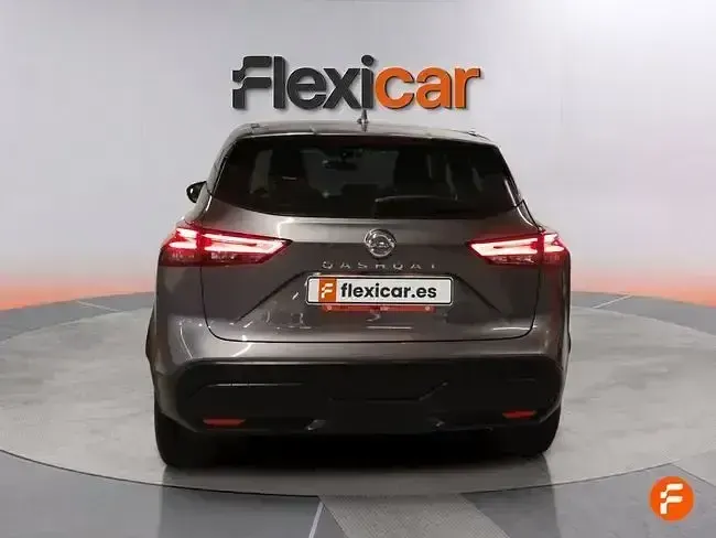 Usado Nissan Qashqai Acenta 158 CV (116 kW) 2021 Gris SUV