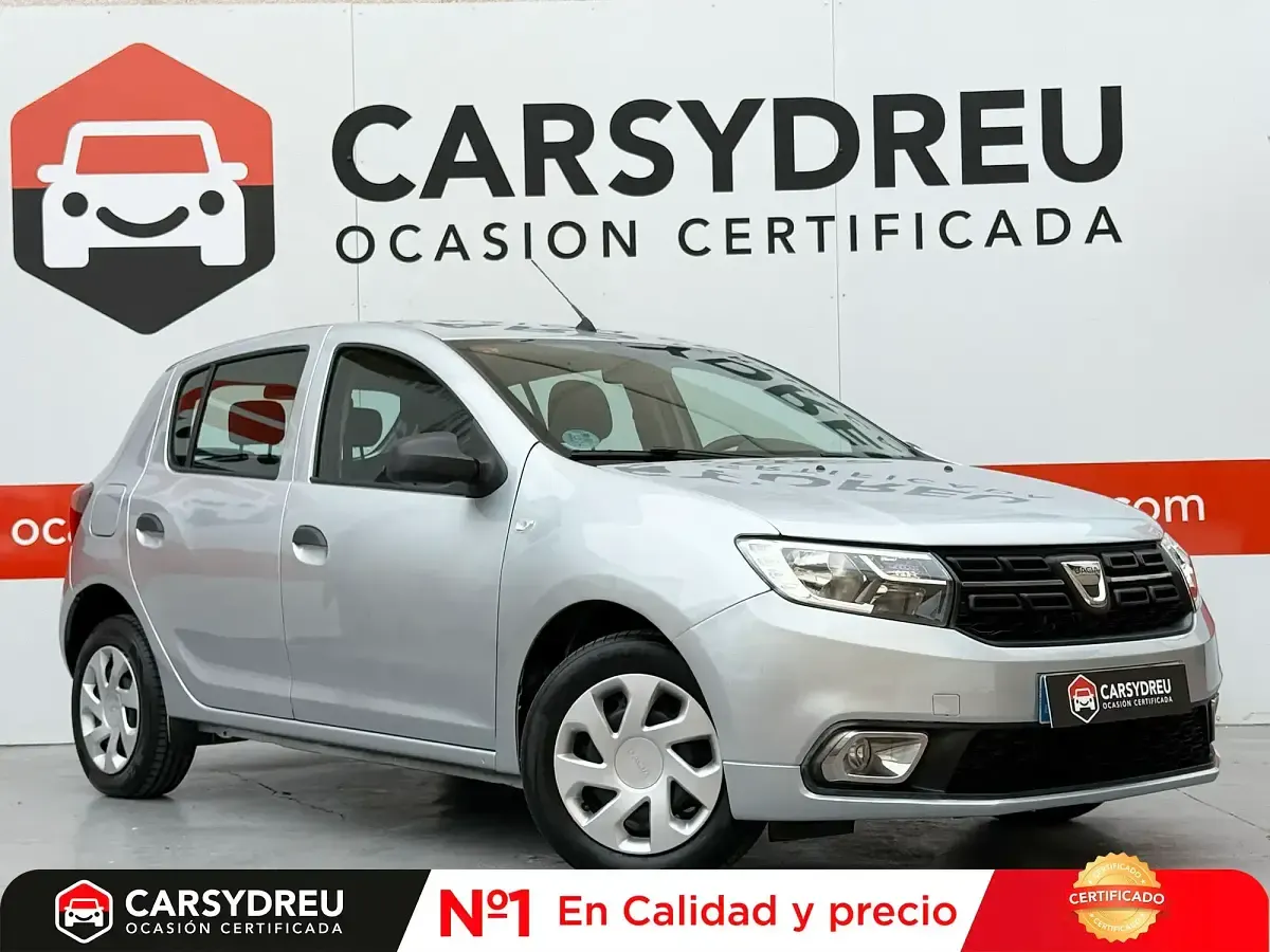 Usado Dacia Sandero Essentiel 75 CV (55 kW) 2020 Gris / plata Berlina