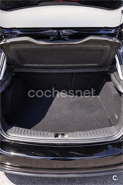 Usado Ford Focus Business Edition 125 CV (91 kW) 2017 Negro Berlina