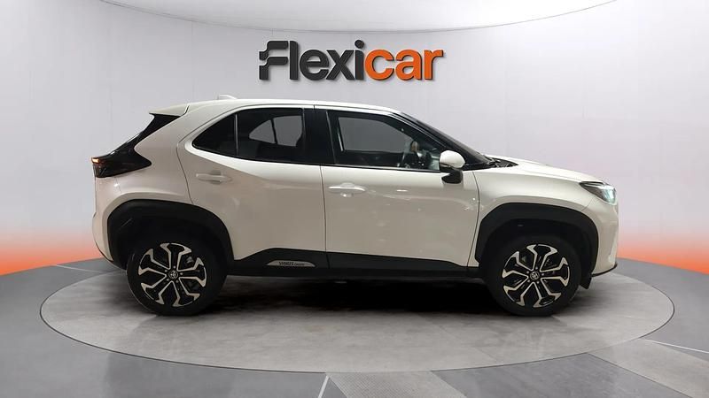 Usado Toyota Yaris Hybrid Active 116 CV (85 kW) 2024 Blanco