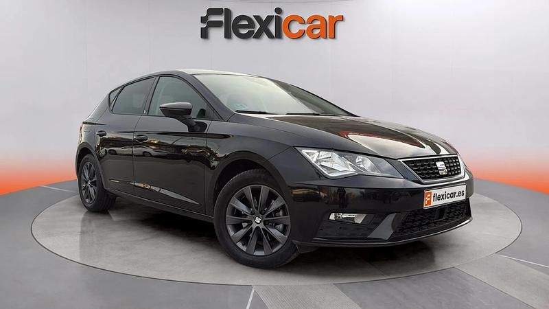 Usado Seat Leon Style 130 CV (95 kW) 2020 Negro Berlina