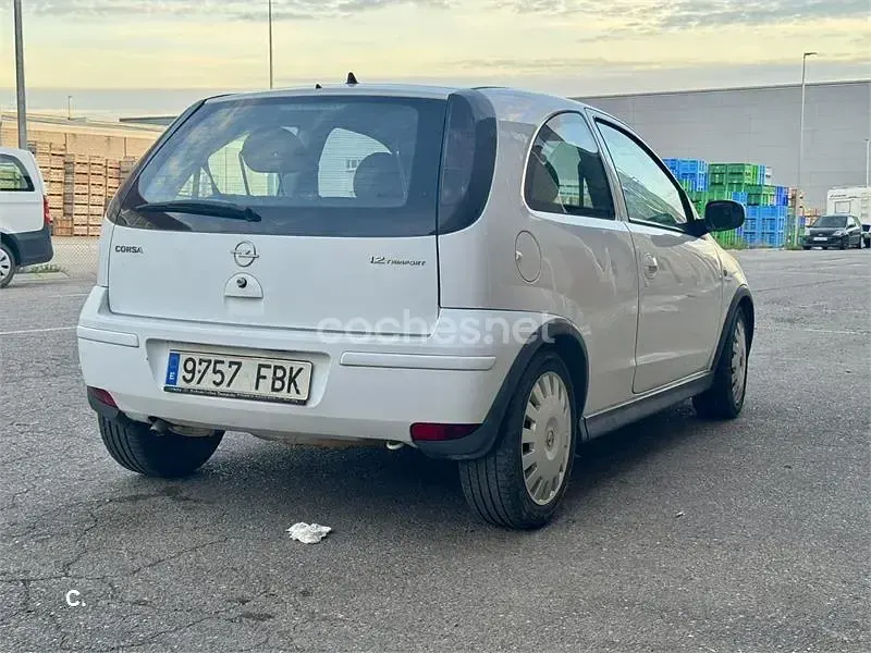 Usado Opel Corsa Essentia 80 CV (58 kW) 2007 Blanco Utilitario