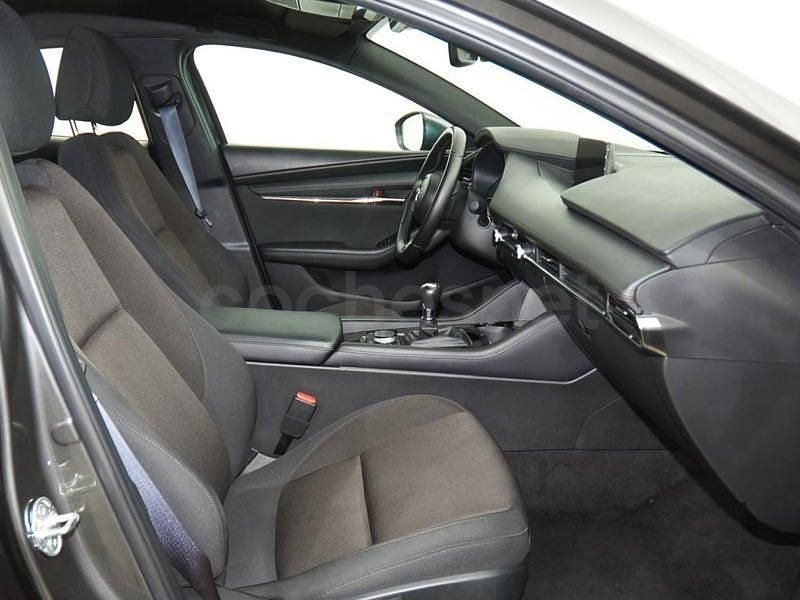 Usado Mazda 3 Center-Line 140 CV (102 kW) 2025 Gris / plata Berlina