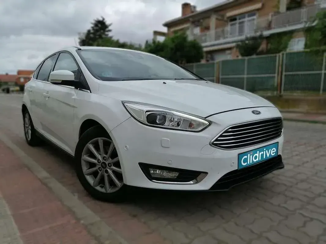 Usado Ford Focus Titanium 120 CV (88 kW) 2015 Blanco Utilitario