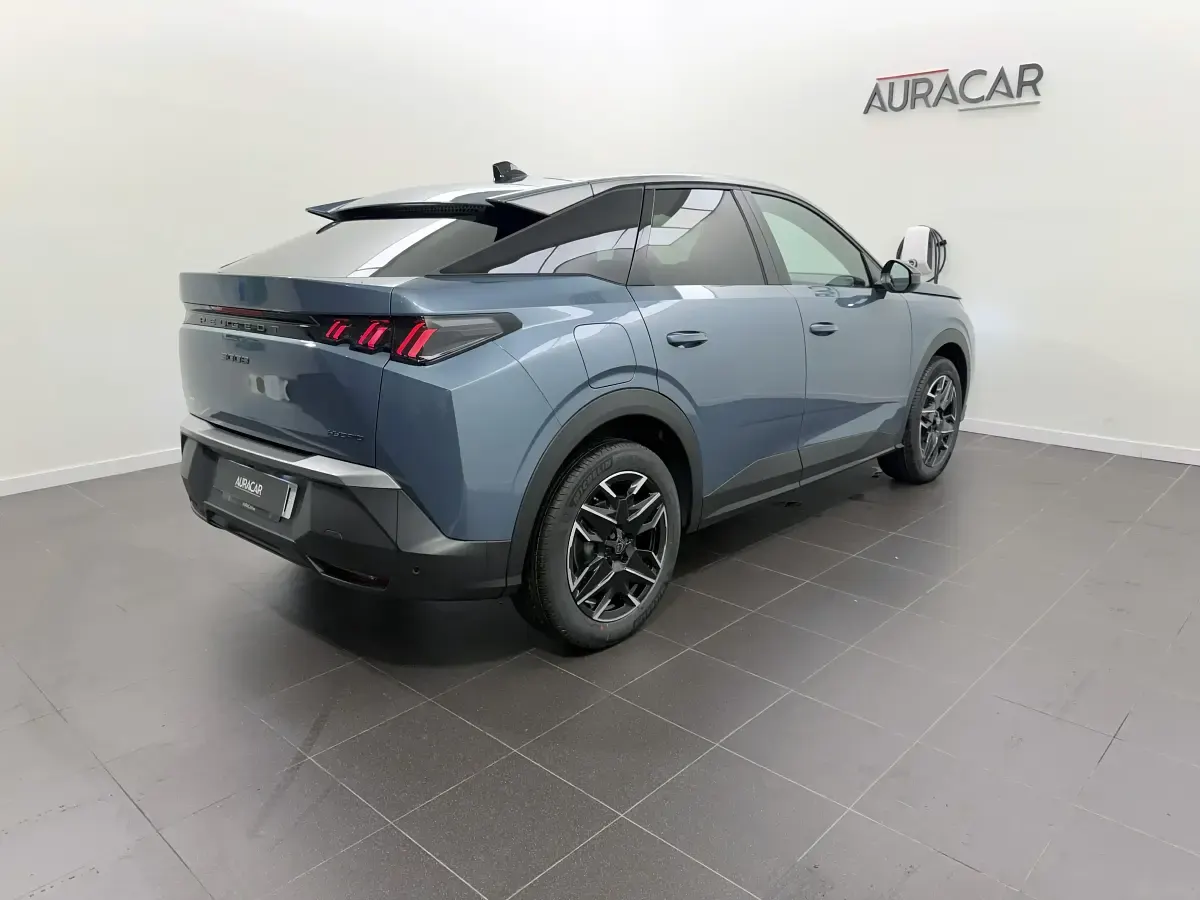 Usado Peugeot 3008 Allure 145 CV (106 kW) 2026 Azul SUV