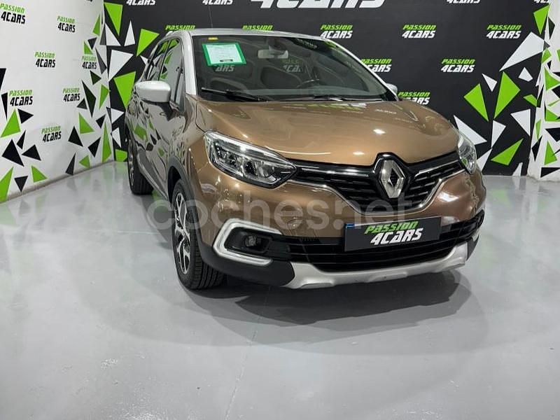 Usado Renault Captur Zen 90 CV (66 kW) 2018 Gris / plata SUV