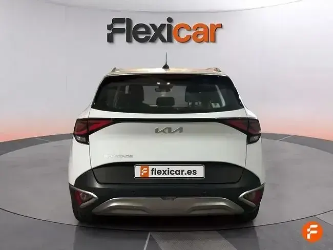 Usado Kia Sportage 136 CV (100 kW) 2023 Blanco SUV