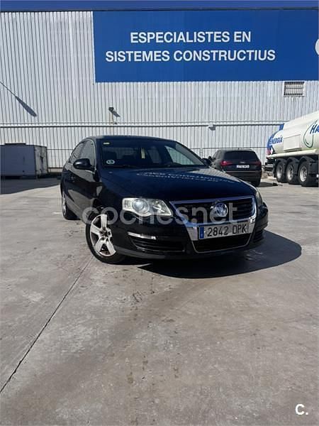 Usado VW Passat Trendline 115 CV (84 kW) 2005 Negro Berlina
