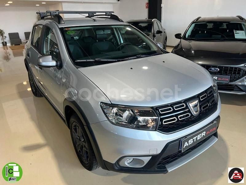 Gris / plata Usado 2017 Dacia Sandero Stepway Utilitario | 10.500 € (Un poco caro) - Imagen 1/4