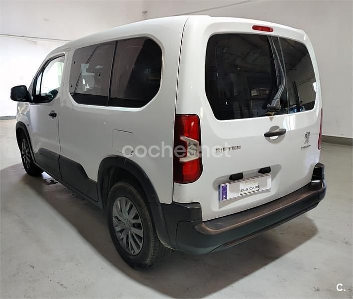 Usado Peugeot Rifter Active 102 CV (75 kW) 2023 Blanco Monovolumen