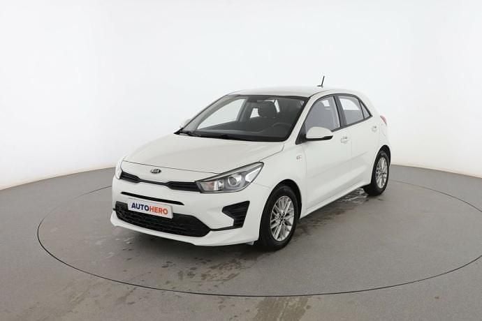Blanco Usado 2020 Kia Rio Berlina | 12.099 € (Precio justo) - Imagen 1/4