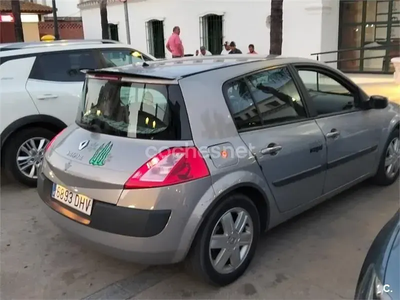 Usado Renault Mégane II Authentique 115 CV (84 kW) 2005 Beige Berlina