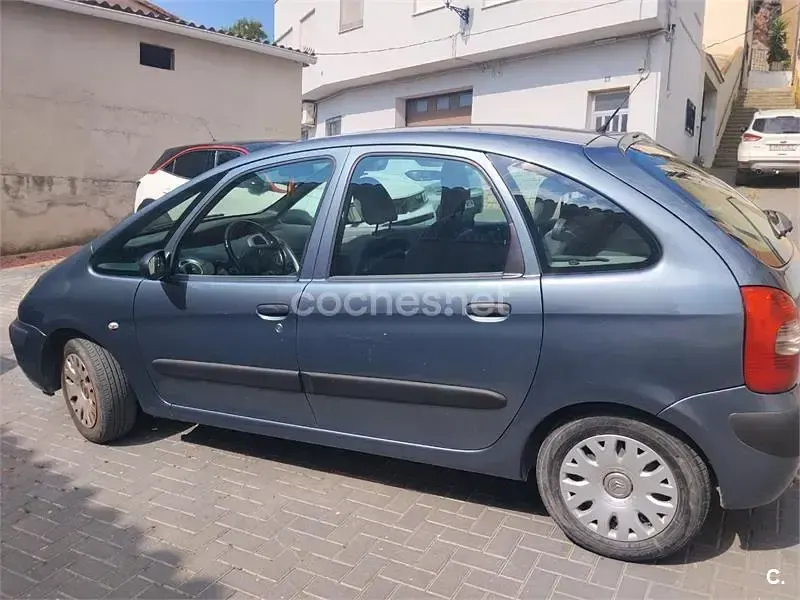 Usado Citroën Xsara Picasso 110 CV (80 kW) 2008 Gris / plata Monovolumen