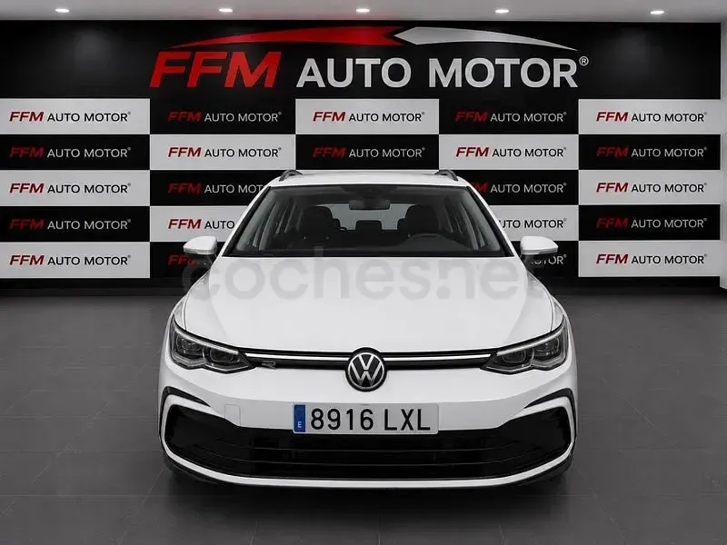 Usado VW Golf VIII R-line 150 CV (110 kW) 2022 Blanco Familiar