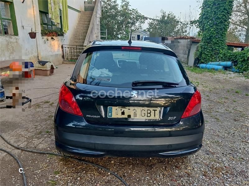 Usado Peugeot 207 75 CV (55 kW) 2008 Negro Berlina