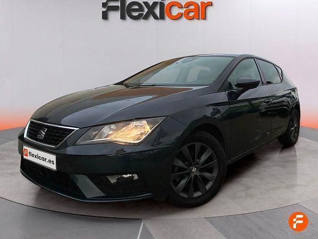 Usado Seat Leon Style 130 CV (95 kW) 2019 Gris