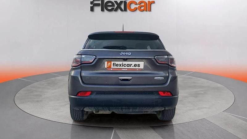Usado Jeep Compass Limited 120 CV (88 kW) 2019 Gris SUV
