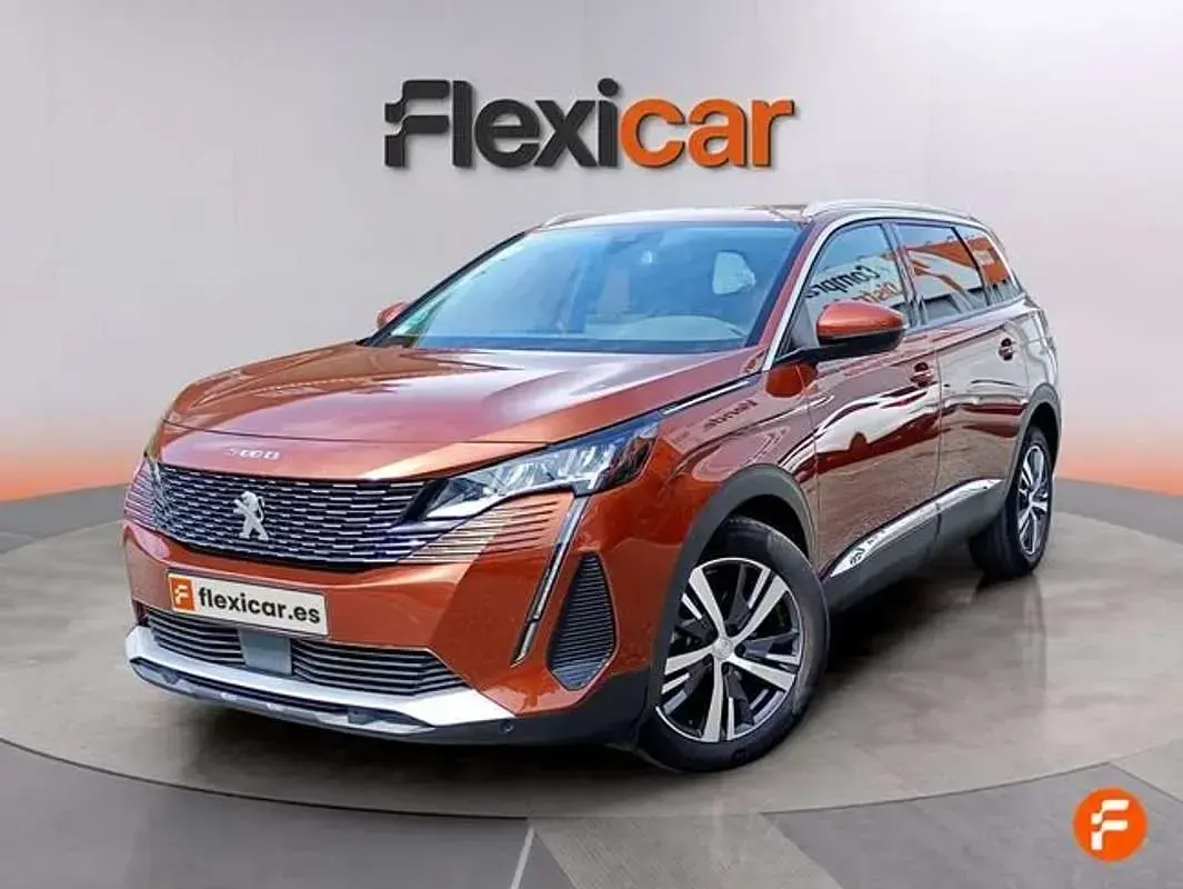 Usado Peugeot 5008 Allure 131 CV (96 kW) 2021 Marrón SUV