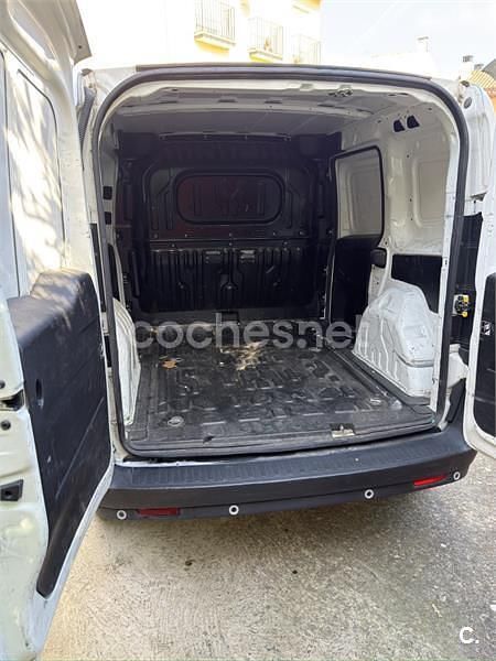 Usado Fiat Doblò Easy 120 HP (88 kW) 2019 Branco Monovolume