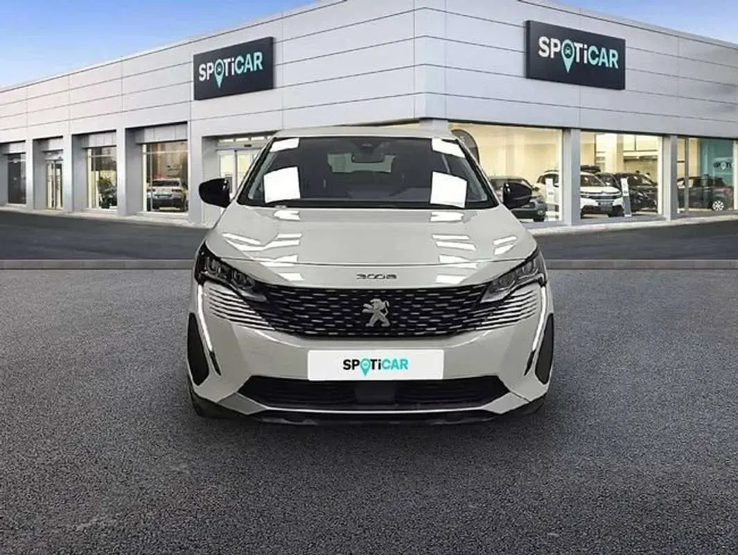 Usado Peugeot 3008 Active 131 CV (96 kW) 2022 Blanco SUV