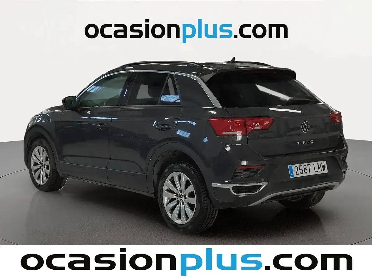Usado VW T-Roc Advance 110 CV (80 kW) 2021 Gris SUV