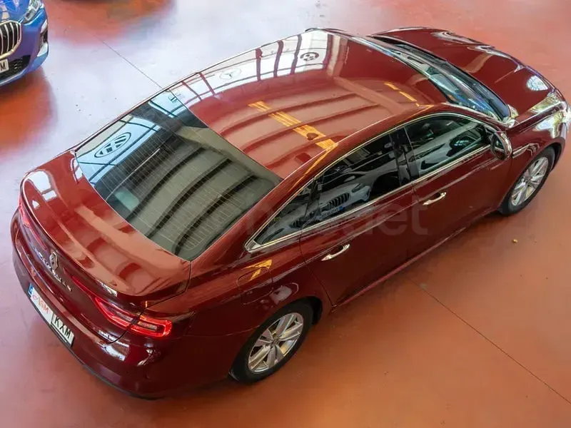 Usado Renault Talisman Zen 160 CV (117 kW) 2019 Rojo Berlina