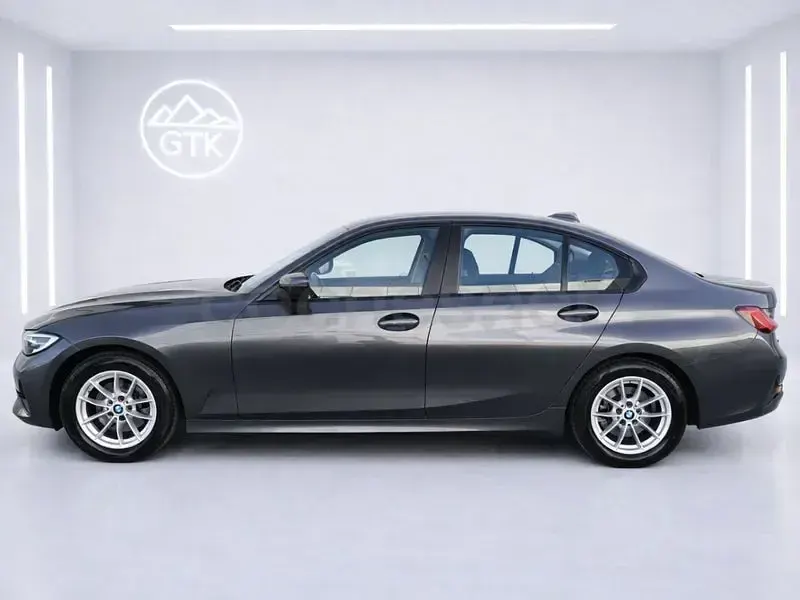 Usado BMW 320e 190 CV (139 kW) 2022 Gris / plata Berlina