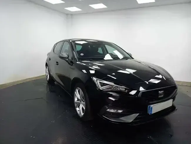 Begagnad Seat Leon FR 150 HK (110 kW) 2021 Svart Sedan