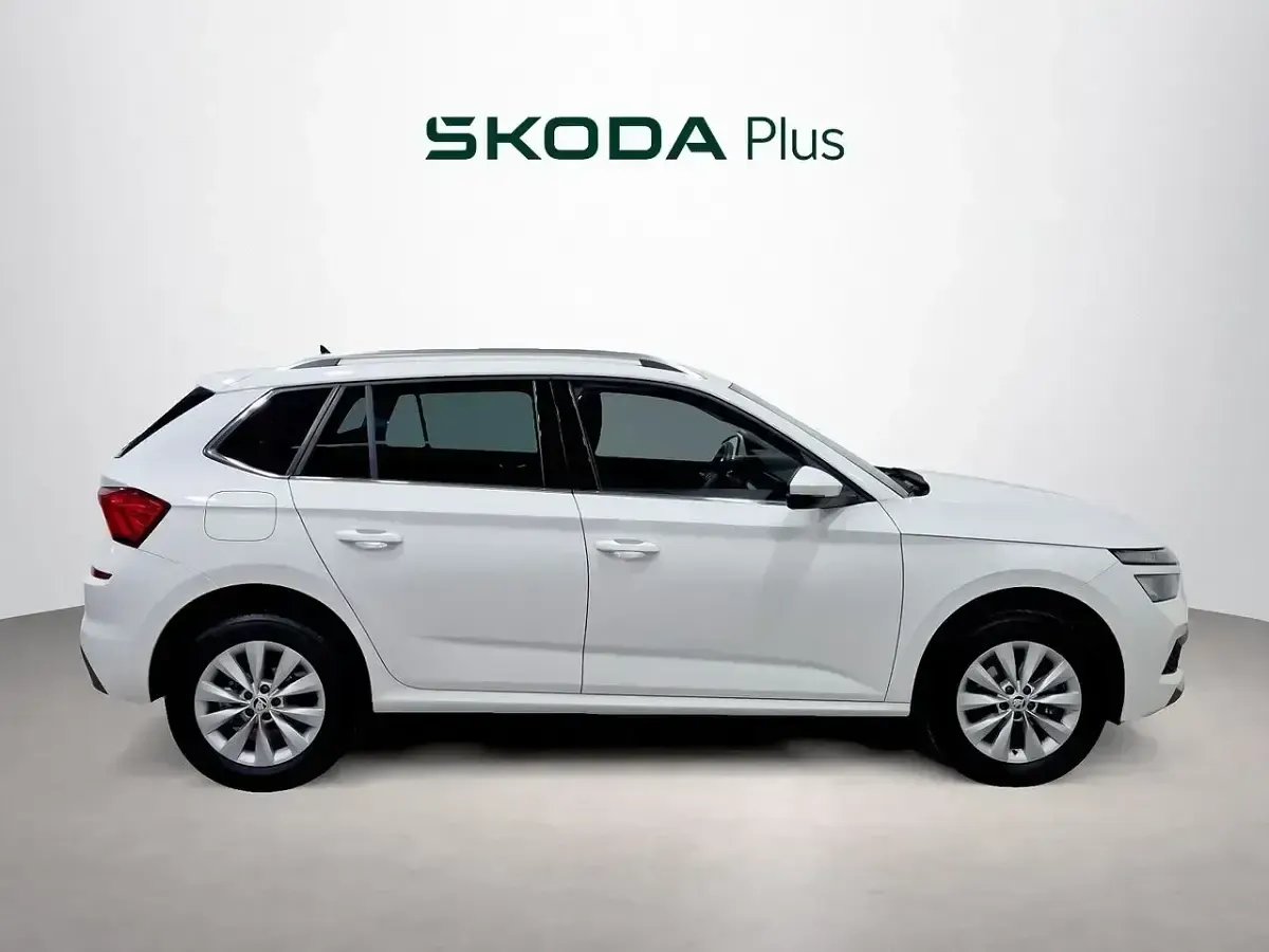 Usado Skoda Kamiq 95 CV (69 kW) 2022 Blanco SUV