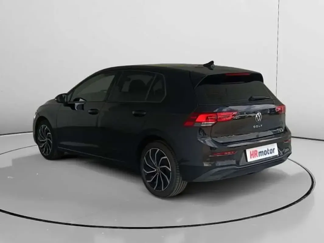 Usado VW Golf VIII Life 150 CV (110 kW) 2022 Negro Utilitario