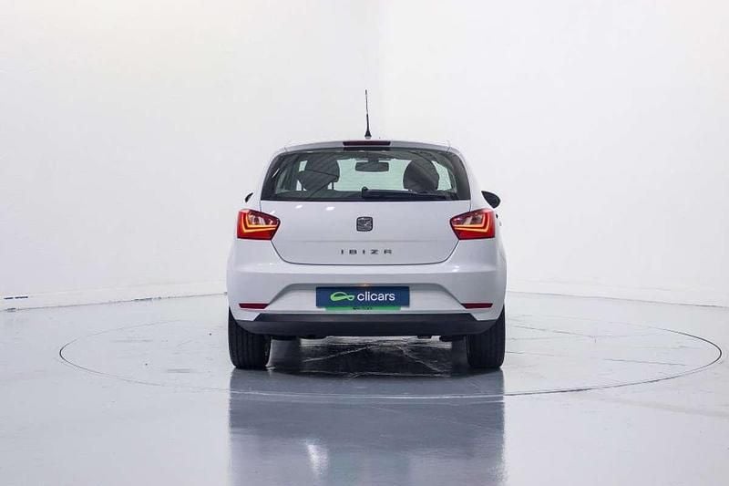 Usado Seat Ibiza Style 86 CV (63 kW) 2013 Blanco Utilitario
