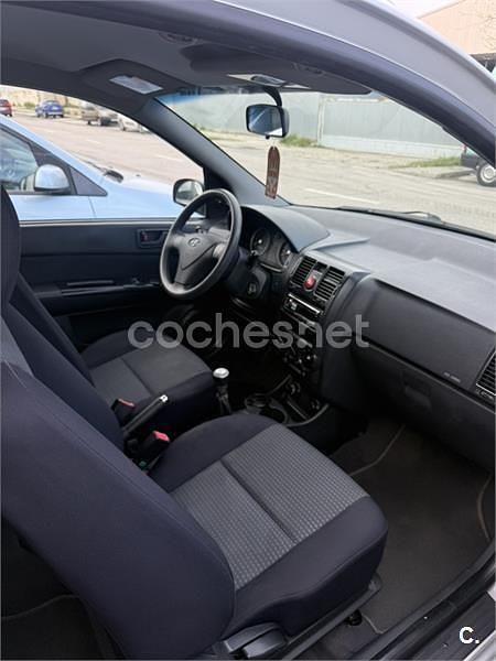 Usado Hyundai Getz 66 CV (48 kW) 2007 Gris / plata Utilitario