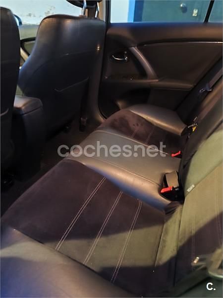 Usado Toyota Avensis Executive 150 CV (110 kW) 2012 Negro Berlina