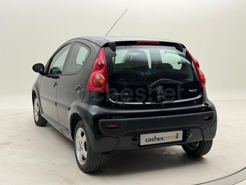 Usado Peugeot 107 68 CV (50 kW) 2008 Negro Utilitario
