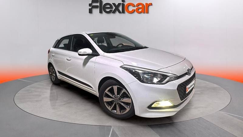 Brugt Hyundai i20 101 HK (74 kW) 2015 Hvid Sedan