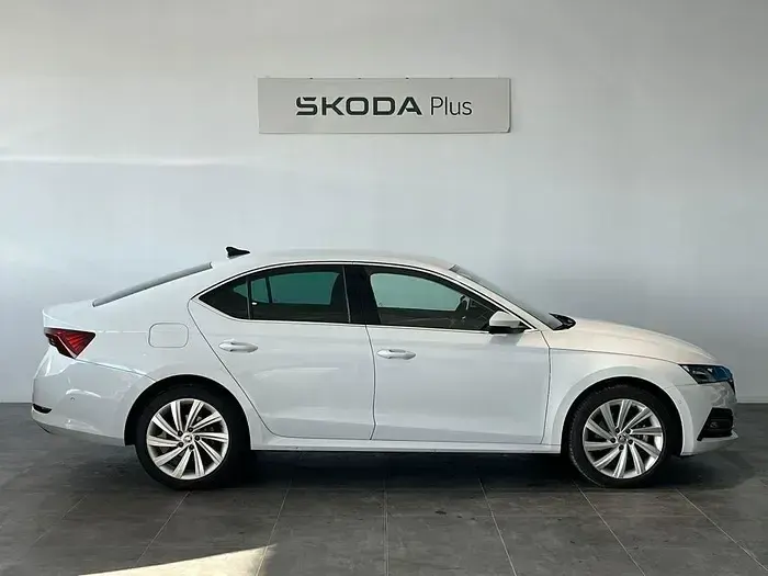 Usado Skoda Octavia Style 204 CV (150 kW) 2025 Blanco Utilitario